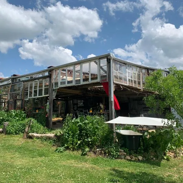 Le petit Permadise, hotel in Le-Vieux-Cérier