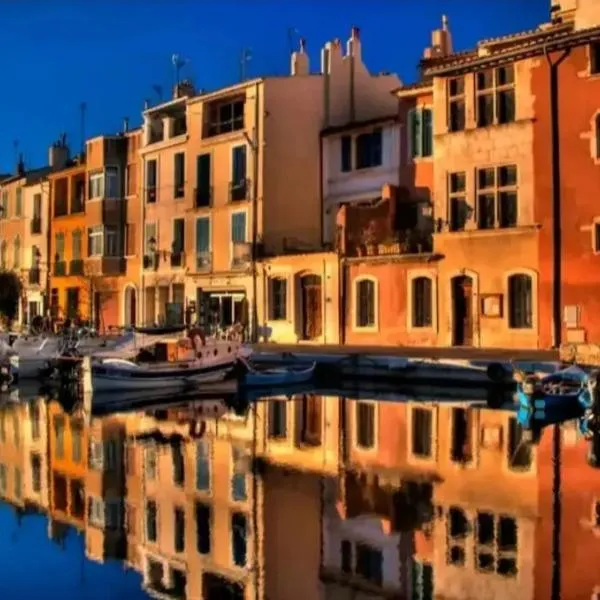 Les hébergements de la plage en ville, hotel in Martigues