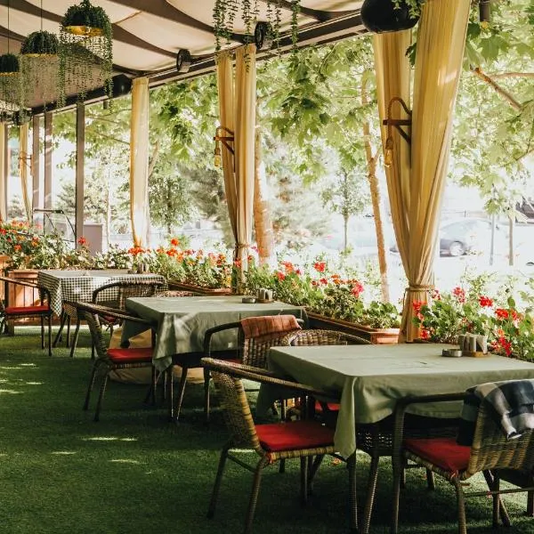 Grand Hotel Baku Central Park, hótel í Hökmǝli