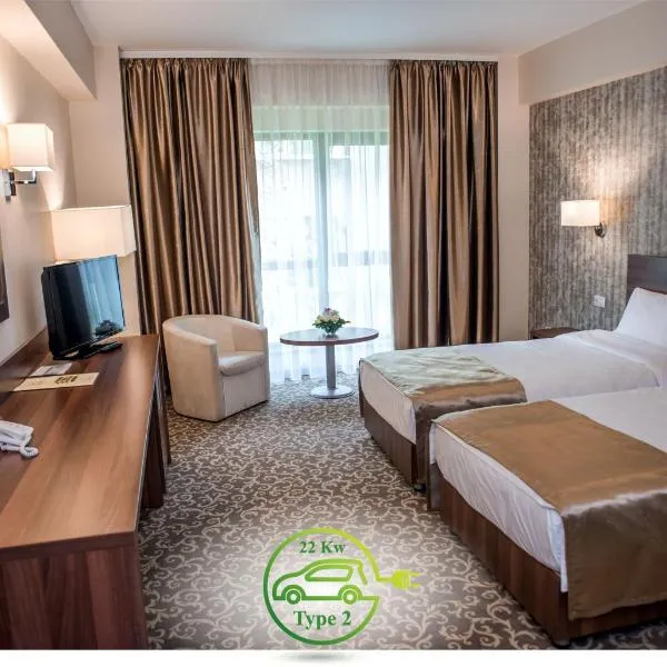 Hotel Arnia、ヤシのホテル