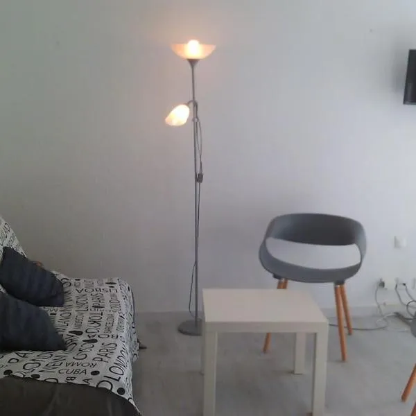 APPARTEMENT P2 + CABINE LE GRAU DU ROI, hôtel au Grau-du-Roi