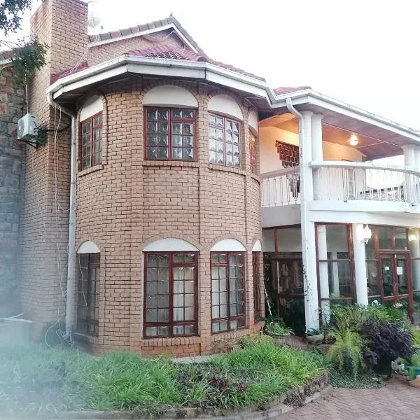 Tjibelu's Nest Guest Home, hotel v destinaci Lobatse