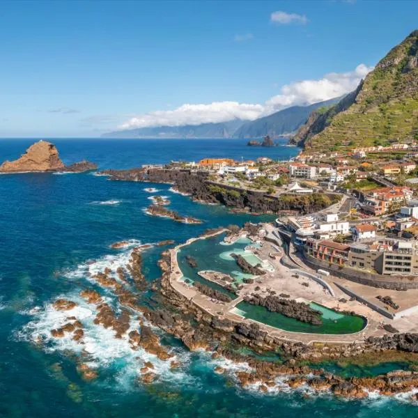 Studios by Aqua Natura Hotels, hotel i Porto Moniz