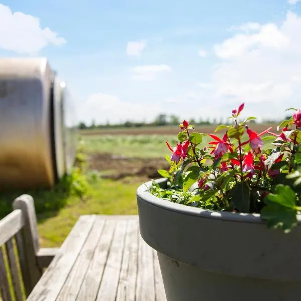 Boerderij Camping NixHoeve, hotel v destinaci Genderen
