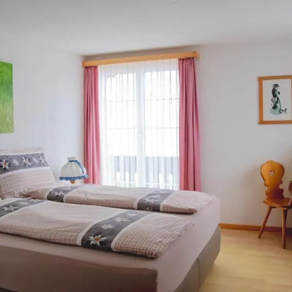 Gasthaus Post, Obermutten, hotel v destinaci Mutten