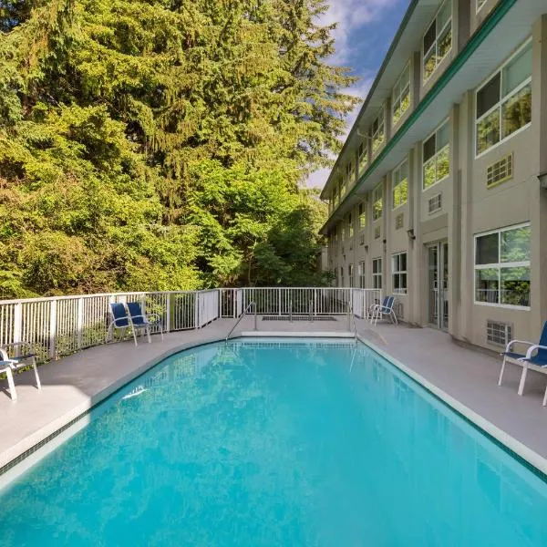 Four Points by Sheraton Surrey, hotel in Port Coquitlam