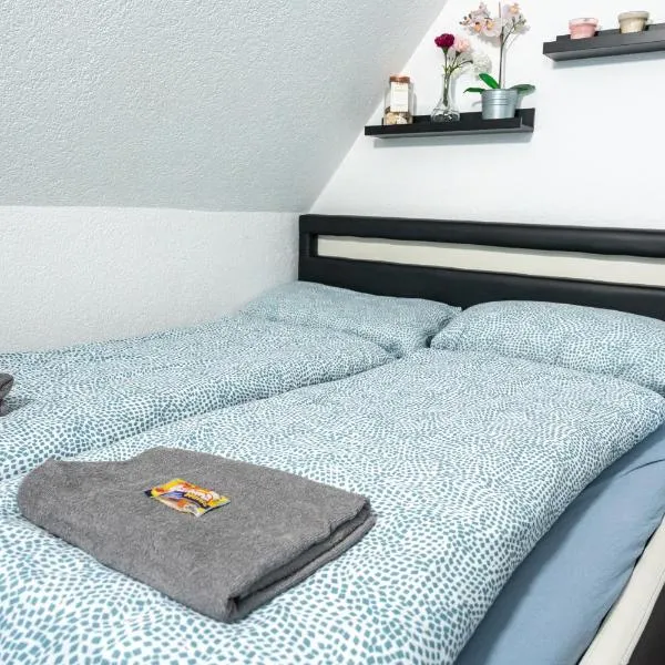 #1 modernes Zimmer mit Pool und Garten, hotel v destinaci Memmingen