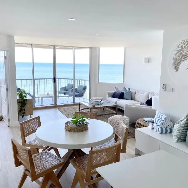 Monterey Lodge - Unit 18, 27 Warne Terrace, Kings Beach Caloundra, hotel in Caloundra