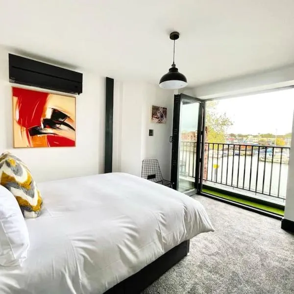 Duplex Apartment Harbourside city centre, hotel v Bristole
