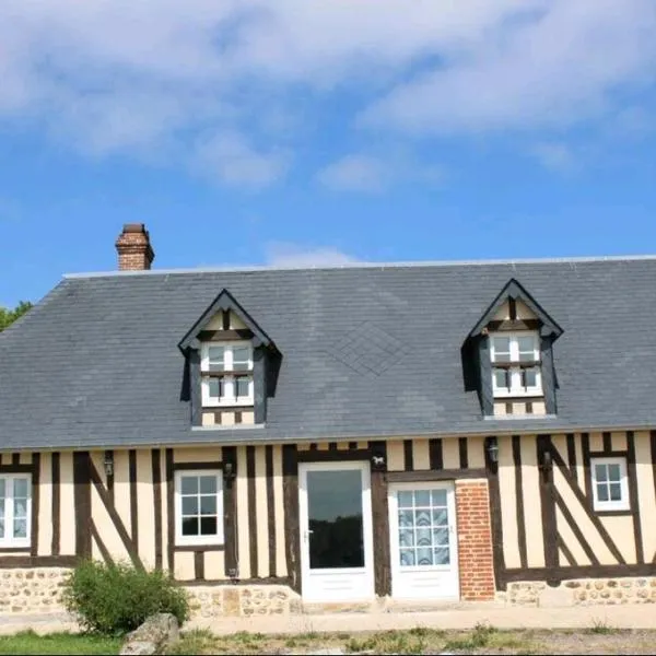 Gite écurie familly, hotel in Saint-Aubin-de-Bonneval