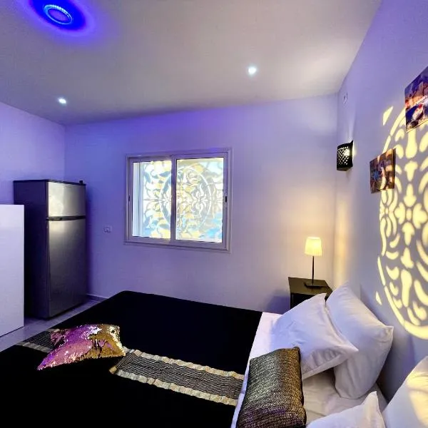Master Suite in Bellavista Andalucia with Pool and Beach, hotel em Raʼs al Jabal