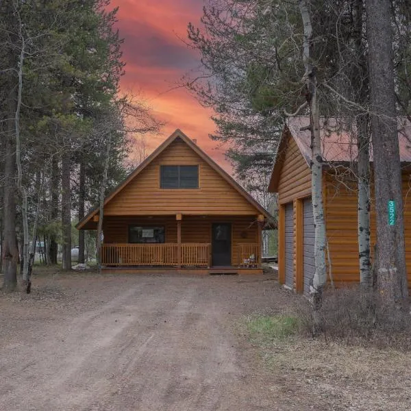 Remington Reload by KABINO Hot Tub FirePit Roku Big Yard Driveway Grill WiFi Trails, hotel v destinaci Island Park