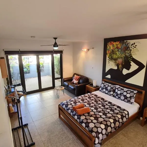 The Courtyard - Garden View Studio, hotel in Port Pirie