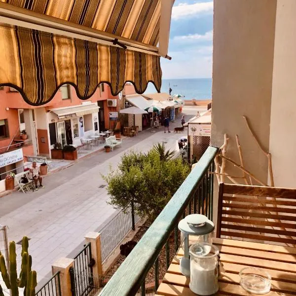 Appartamenti vicini al mare a Giglio campese, hotel v destinaci Campese