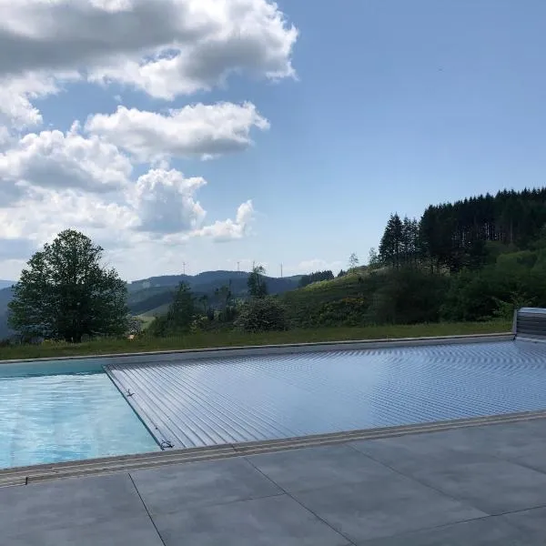 LE CHALET de la goutte, hotel en Dième