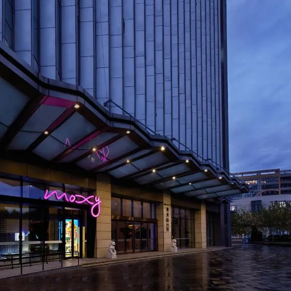 Moxy Shanghai Xuhui, hotell i Xidu