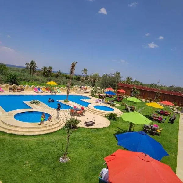 Tunis Pyramids Hotel - فندق اهرامات تونس, hotell i ‘Izbat an Nāmūs