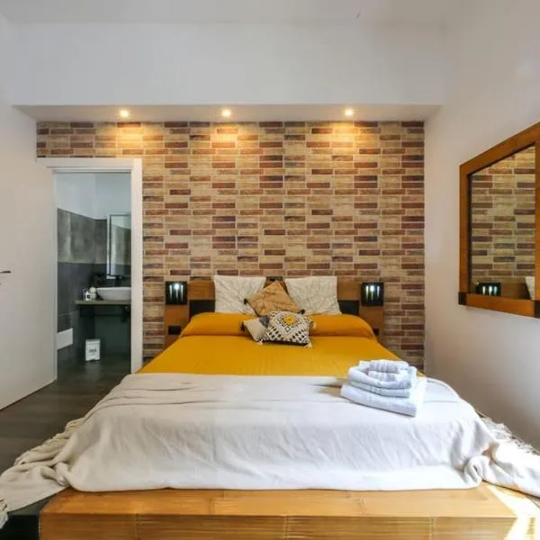 SWEET HOME, Wi-fi, Netflix, Disney Plus, Prime video, hotel in Quartu SantʼElena