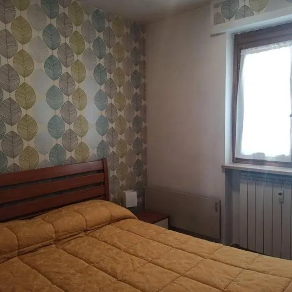 Appartamento spazioso con terrazzo di proprietà, khách sạn ở Limone Piemonte