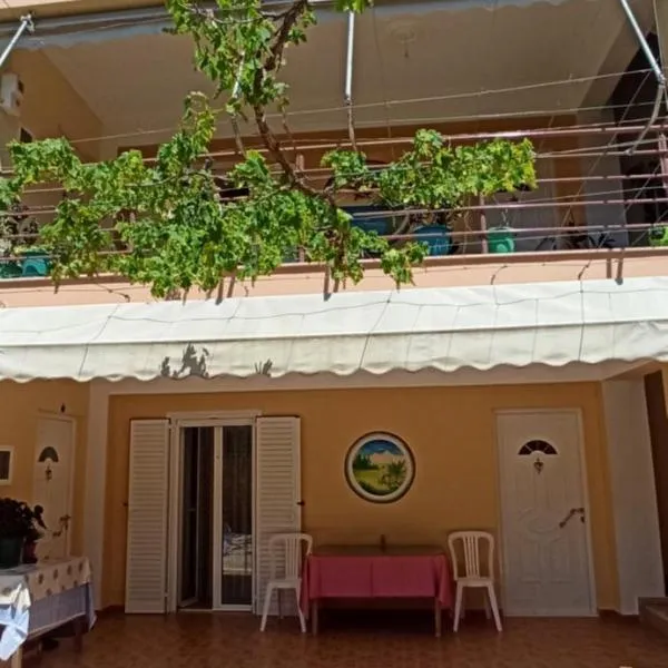 Villa family Bitri, hotel in Piqeras