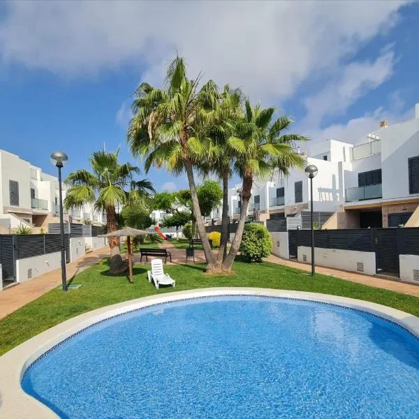 Chalet Alcocebre Residencial Dulcinea, hotel v destinaci Alcossebre