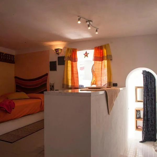 B&B BIANCALUNA, hotell i Aieta