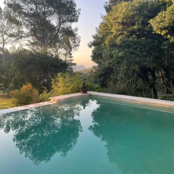 Le Mas de la Rose, hotel v destinácii Taradeau
