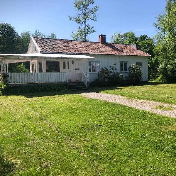 Björnstugan, hotel v destinaci Hökerum
