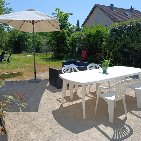 L'échappée Comtoise 2 étoiles, hotel v destinaci Baume-les-Dames
