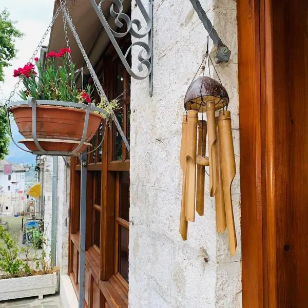 Guest House and Hostel VAL-MAR, hotel v destinaci Gjirokastër