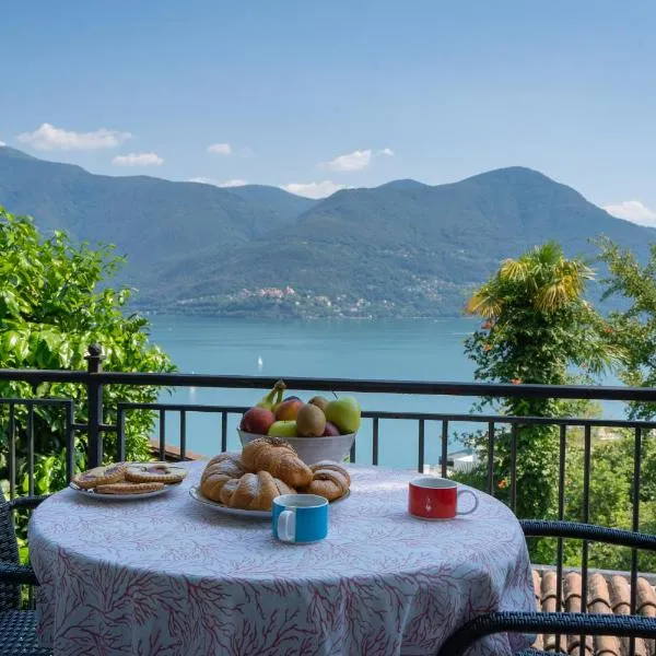 Swiss Blue Residence-Lake View, hotelli kohteessa Brissago