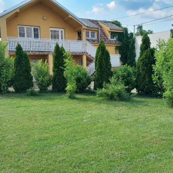 Golden House Apartments, hotel u Čačku