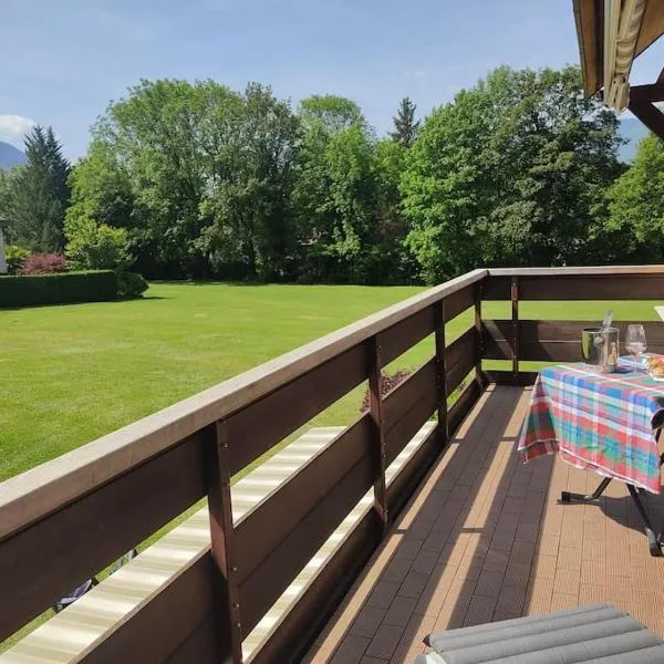 Bel appartement au calme à 5 minutes du village, hôtel à Menthon-Saint-Bernard