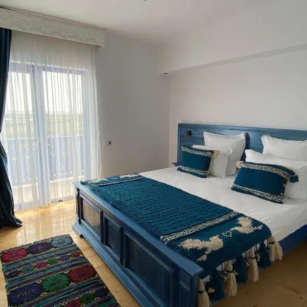 Agropensiunea Paradisul Verde، فندق في جوريلوفكا