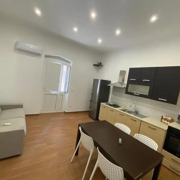 Le due maison, hotel in Pulsano
