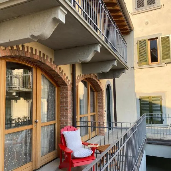 Red Chair House, hotel in Riva di Solto