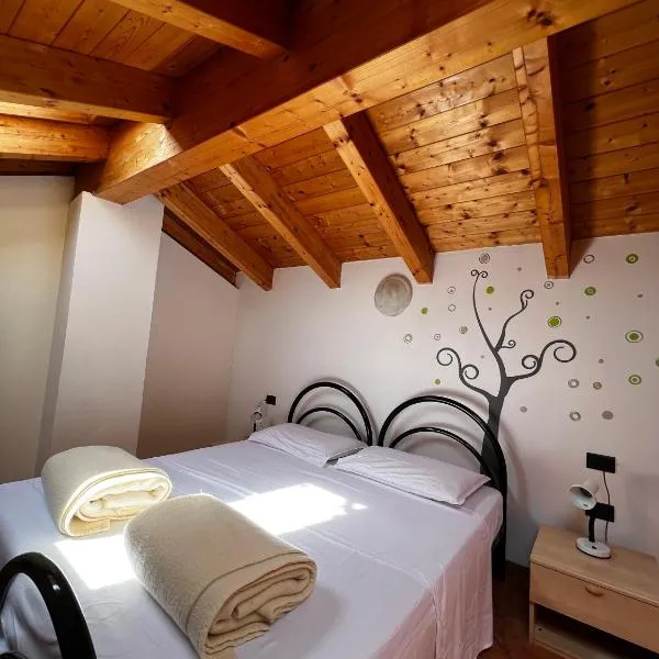 Appartamenti Casa Miravalle, hotel v destinaci Enguiso