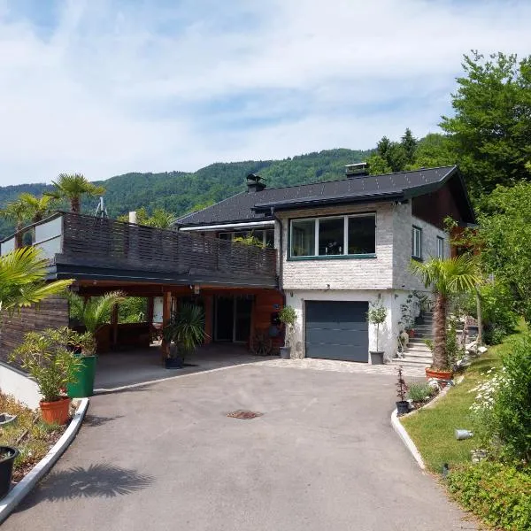 Ferienhaus Goldener Anker Unterach am Attersee, готель у місті Унтерах-ам-Аттерзе