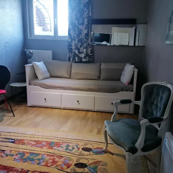 Charmant Appartement 10mn Rouen, отель в городе Франкевиль-Сен-Пьер