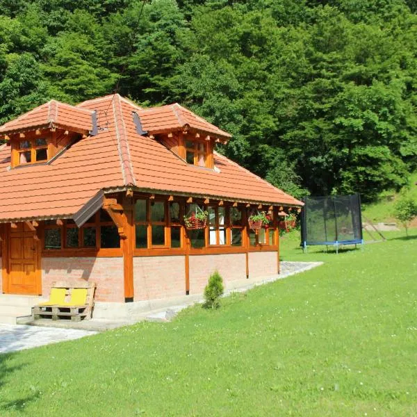 Tićin vajat, hotel in Osečina