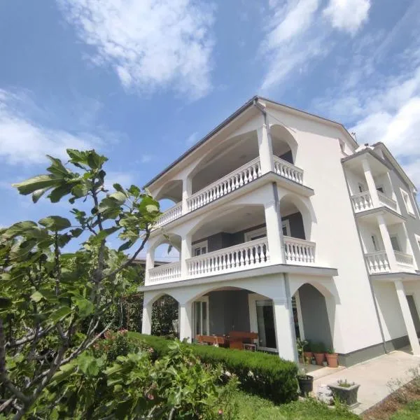 Apartman Mila, hotel v destinaci Novi Vinodolski