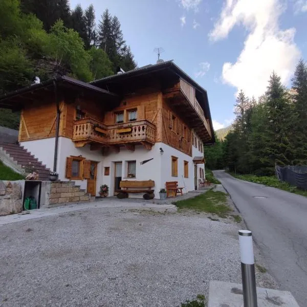 Appartamento CRODE DEI LONGERIN, hotel in Costa