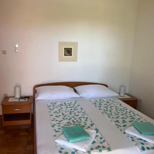 Apartments Xenia Pakoštane, hotel v Pakoštane