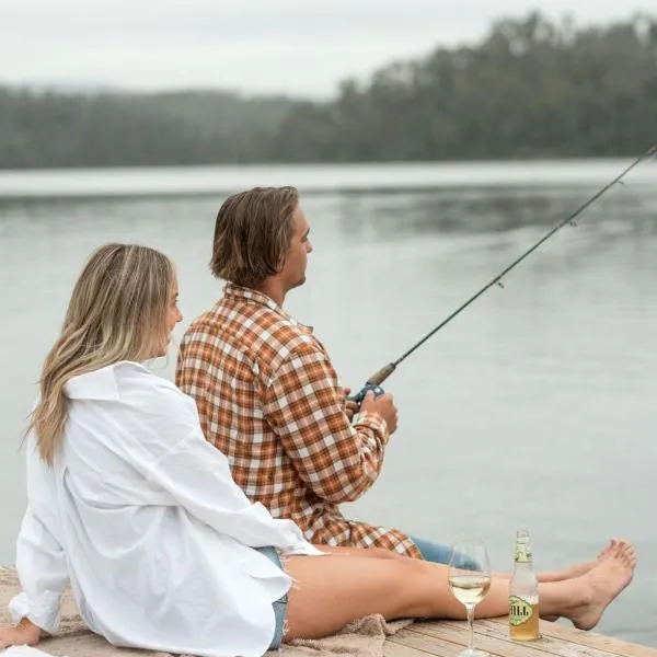 The Leaning Oak Holiday Lifestyles - Lake Conjola, hotel en Conjola