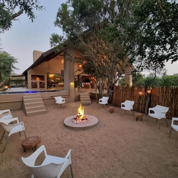 Rhino's Rest Luxury Villa, хотел в Частен резерват за животни „Капама“