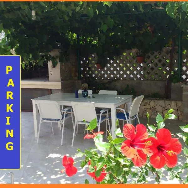 Apartments Iris, hotell i Korčula