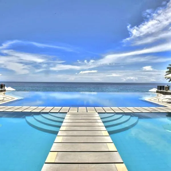 Acuatico Beach Resort & Hotel Inc., hotel en Laiya