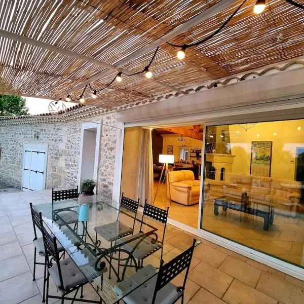 Authentique Mas provençal entre mer et Camargue, hotel a Marsillargues