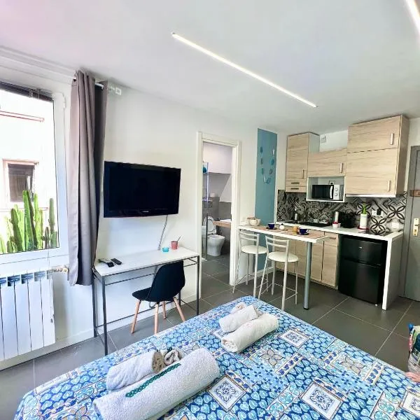Gloria Maris Apartment, hotel v Mentonu