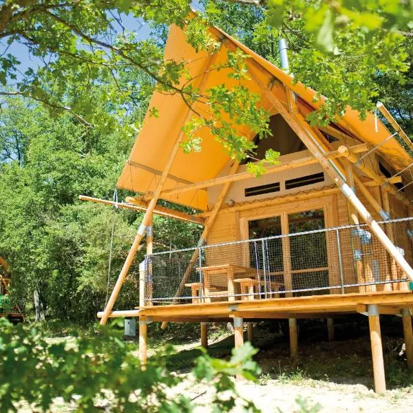 Huttopia Lac de Rillé, ξενοδοχείο σε Rillé